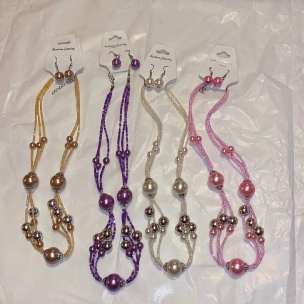 Necklace 4 piece Lot!